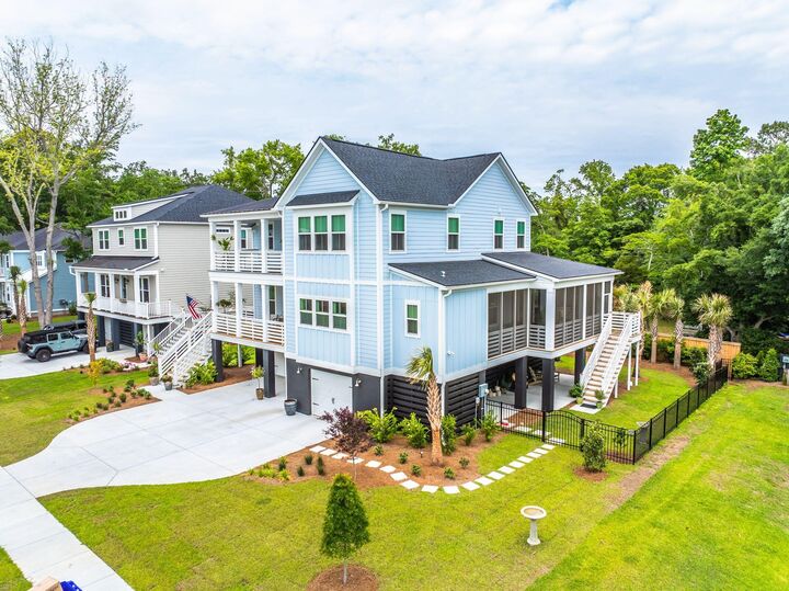 Property Photo:  1427 Dahlia Drive  SC 29464 