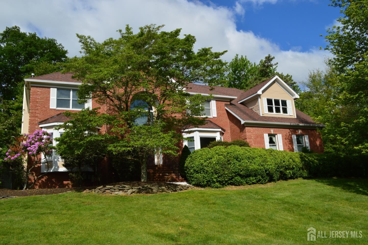 Property Photo:  40 Newland Court  NJ 08807 