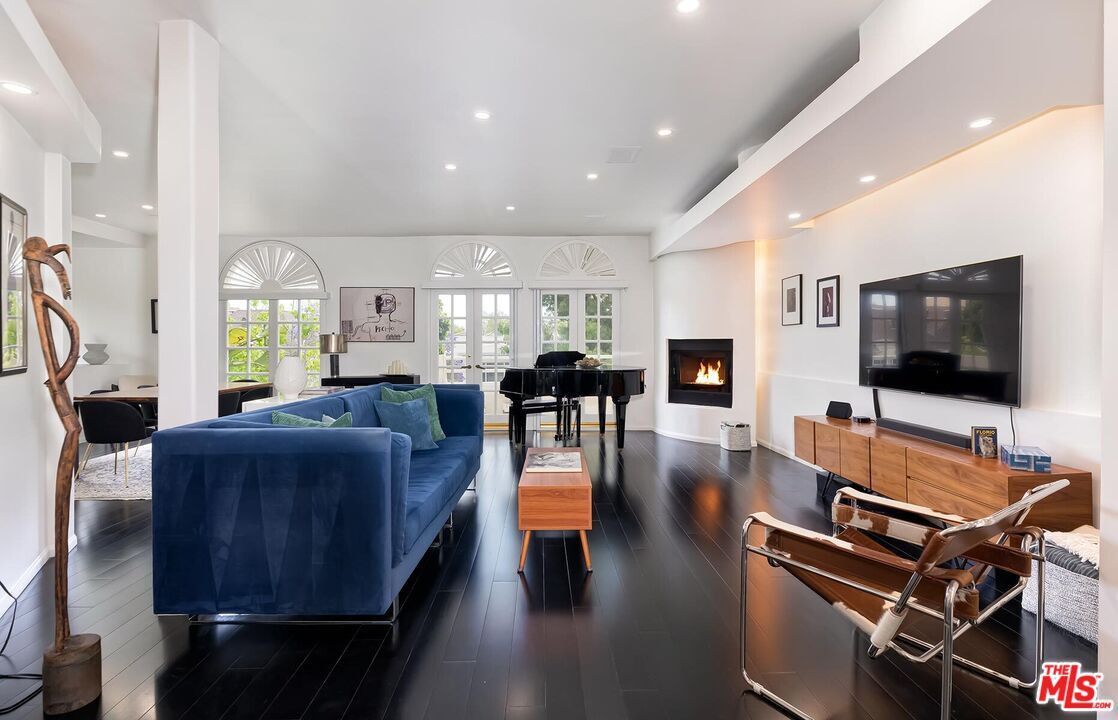 Property Photo: 9921 Durant Dr CA 90212
