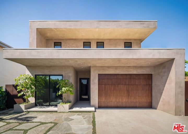 Property Photo: 3951 Marcasel Ave CA 90066