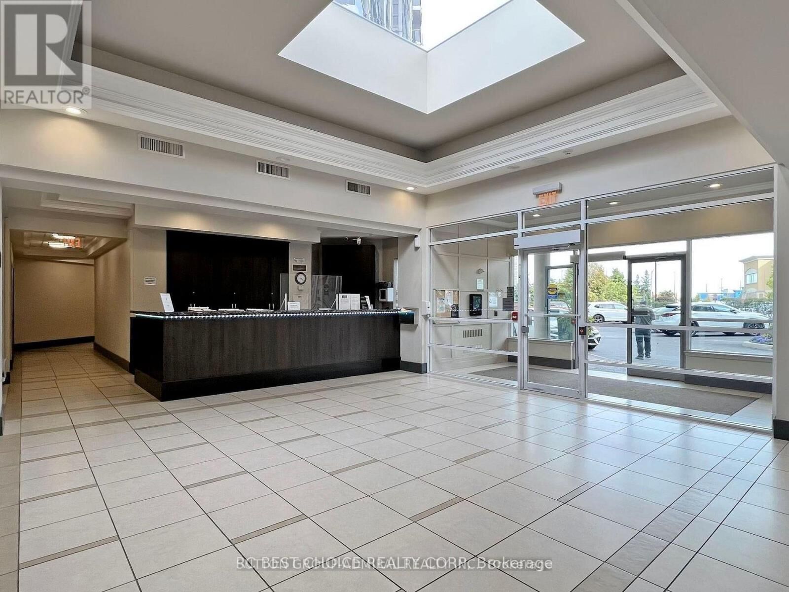 Property Photo:  50 Disera Drive 911  ON L4J 9E9 