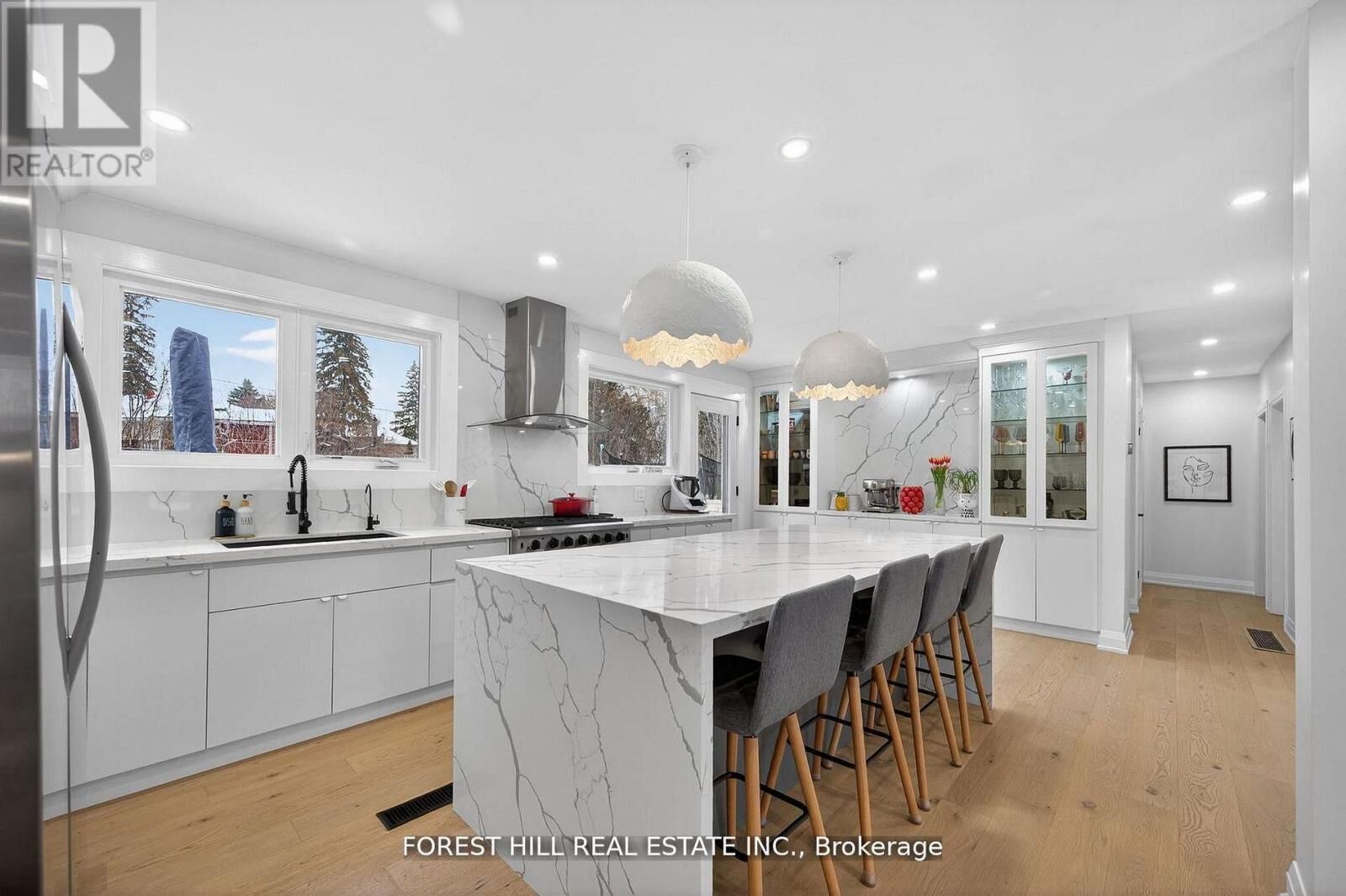 Property Photo:  4 Holman Crescent  ON L4G 1Z9 