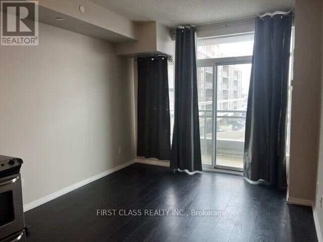 Property Photo:  540 Bur Oak Avenue 306  ON L6C 0C4 