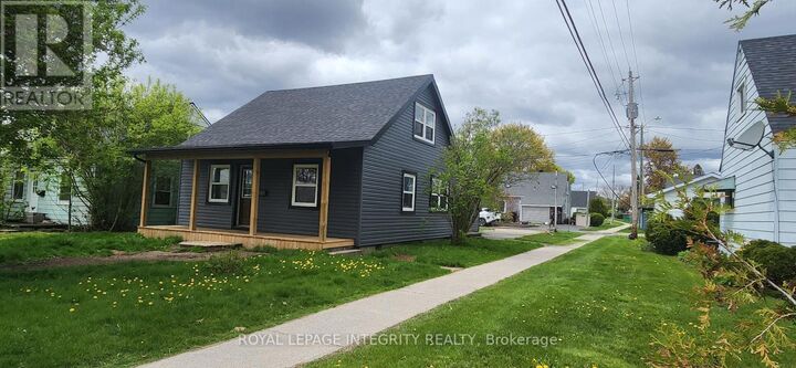 Property Photo:  17 Roosevelt Drive  ON K7A 3J7 