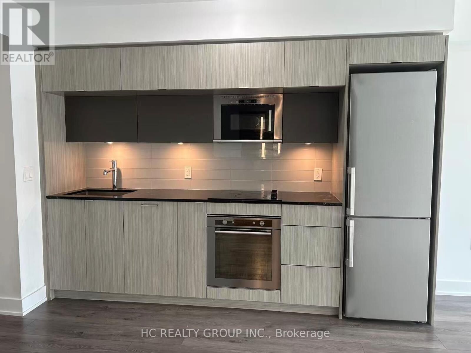 Property Photo:  575 Bloor Street East 711  ON M4W 0B2 