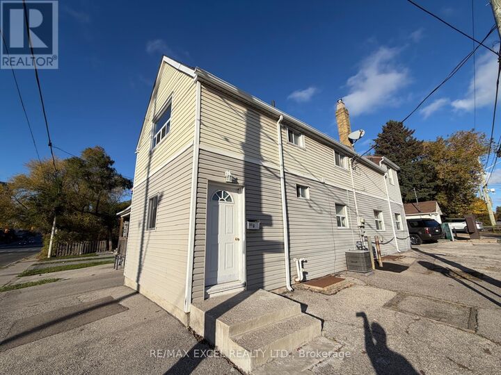 Property Photo:  515 Warden Avenue #Upper  ON M1L 3Z2 