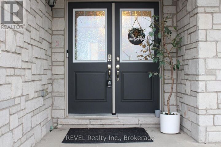 Property Photo:  58 Oriole Crescent  ON L3K 6E2 