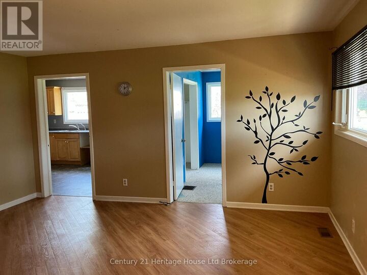 Property Photo:  264 Skye Street  ON N5C 2R4 
