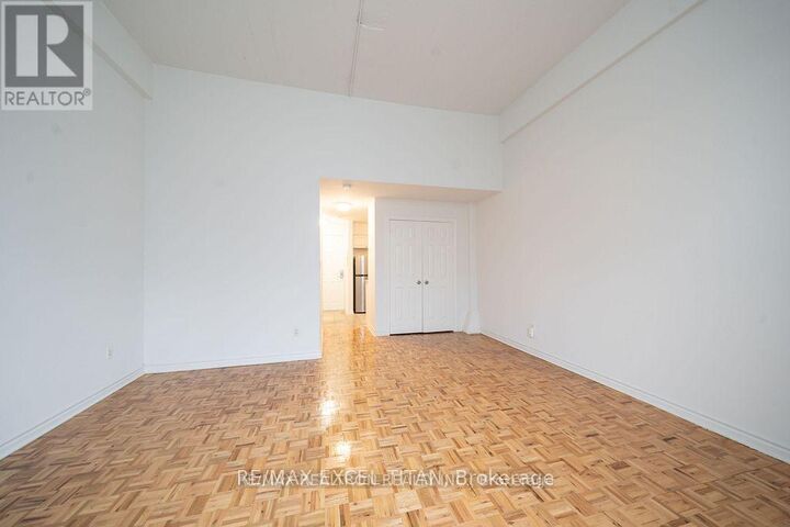 Property Photo:  1407 Dupont Street 112  ON M6H 4J7 