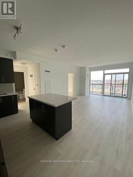 Property Photo:  75 Oneida Crescent 1210  ON L4B 0H3 