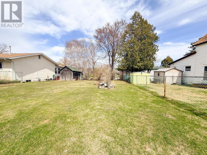 Property Photo:  718 River Drive  ON P9N 1J6 