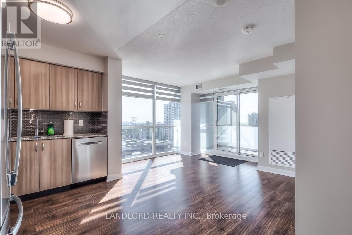 Property Photo:  5740 Yonge Street 1309  ON M2M 0B1 