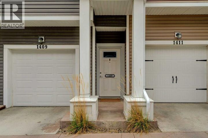 Property Photo: 355 Nolancrest Heights Northwest AB T3R 0Z9