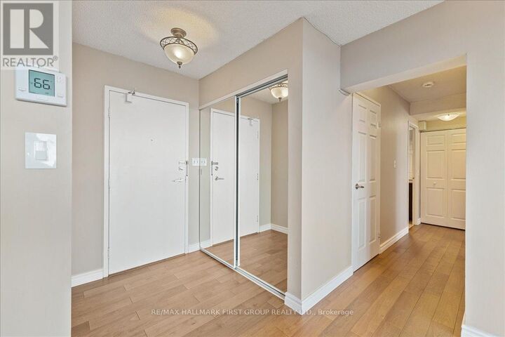 Property Photo:  55 William Street East 14  ON L1G 7C9 