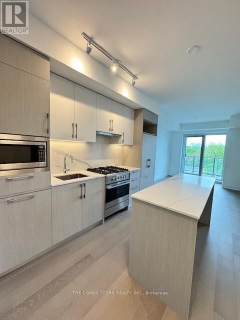 Property Photo:  8 Manor Road West 503  ON M4S 0E6 