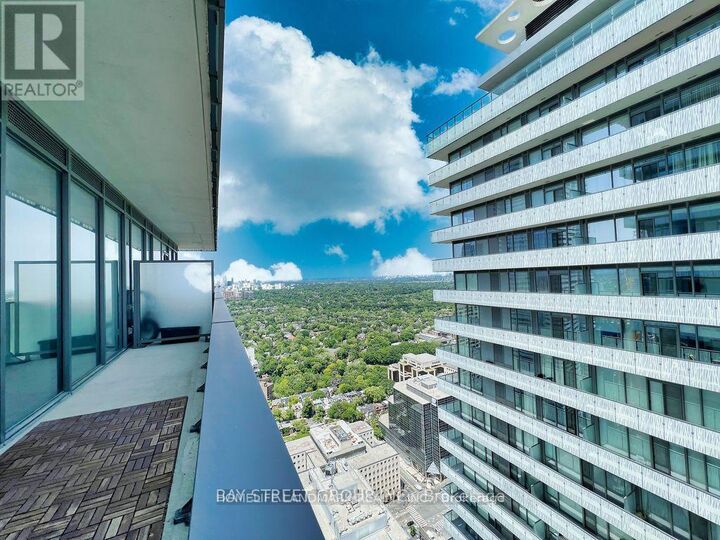 Property Photo:  42 Charles Street East Lph5106  ON M4Y 1T4 