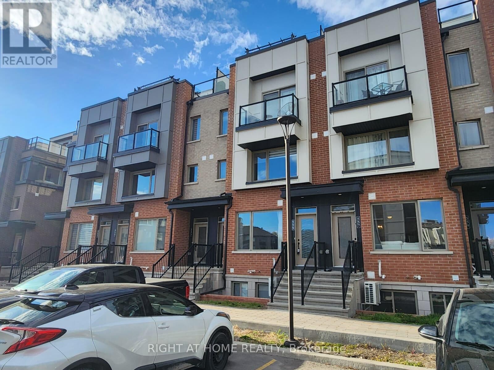 Property Photo:  555 Takamose Pvt  ON K1K 5A5 