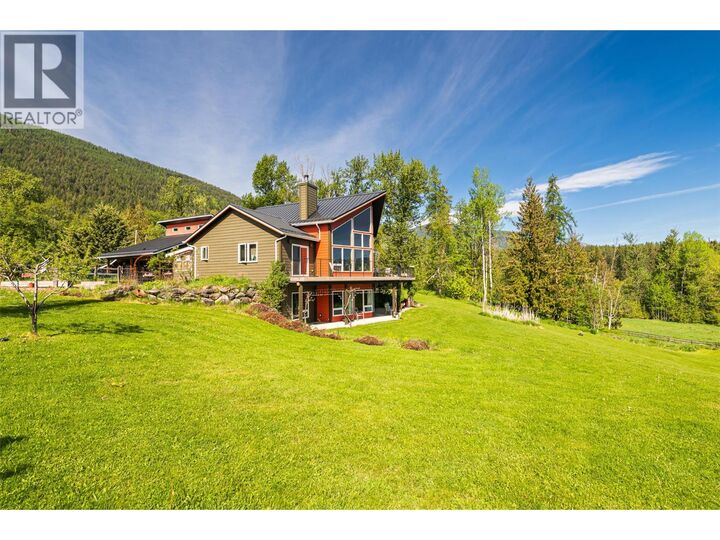 Photo de la propriété: 1067 Simmons Road BC V0B 1G7