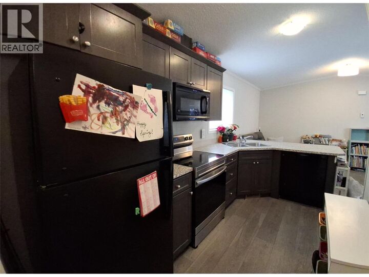 Property Photo: 235 Aylmer Road 10 BC V0E 1M1