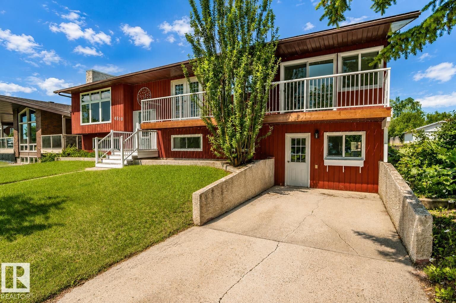 Property Photo: 4510 Lakeshore Dr AB T0A 3A3