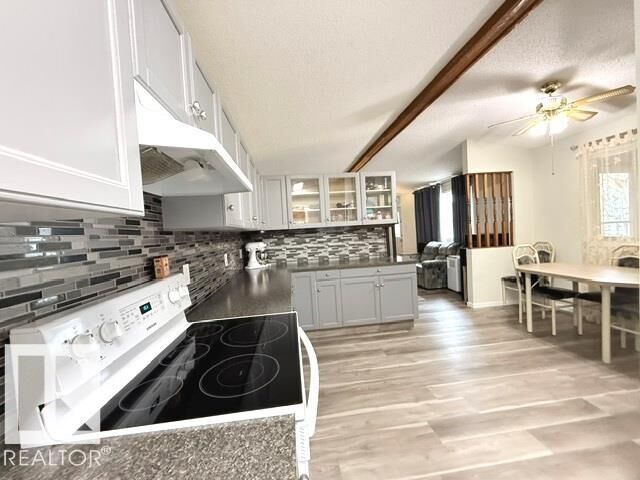 Property Photo:  1350 Lakewood Crossing  AB T8H 1L2 