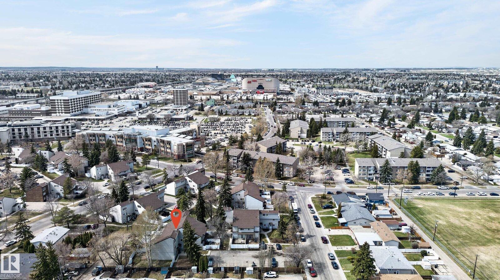 Property Photo:  26E Meadowlark Village NW  AB T5R 5X4 