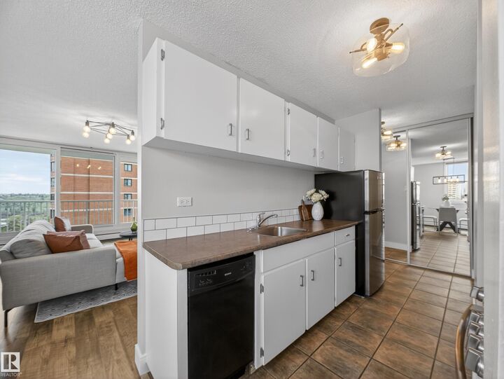 Property Photo:  9930 113 Street NW 907  AB T5K 1N6 