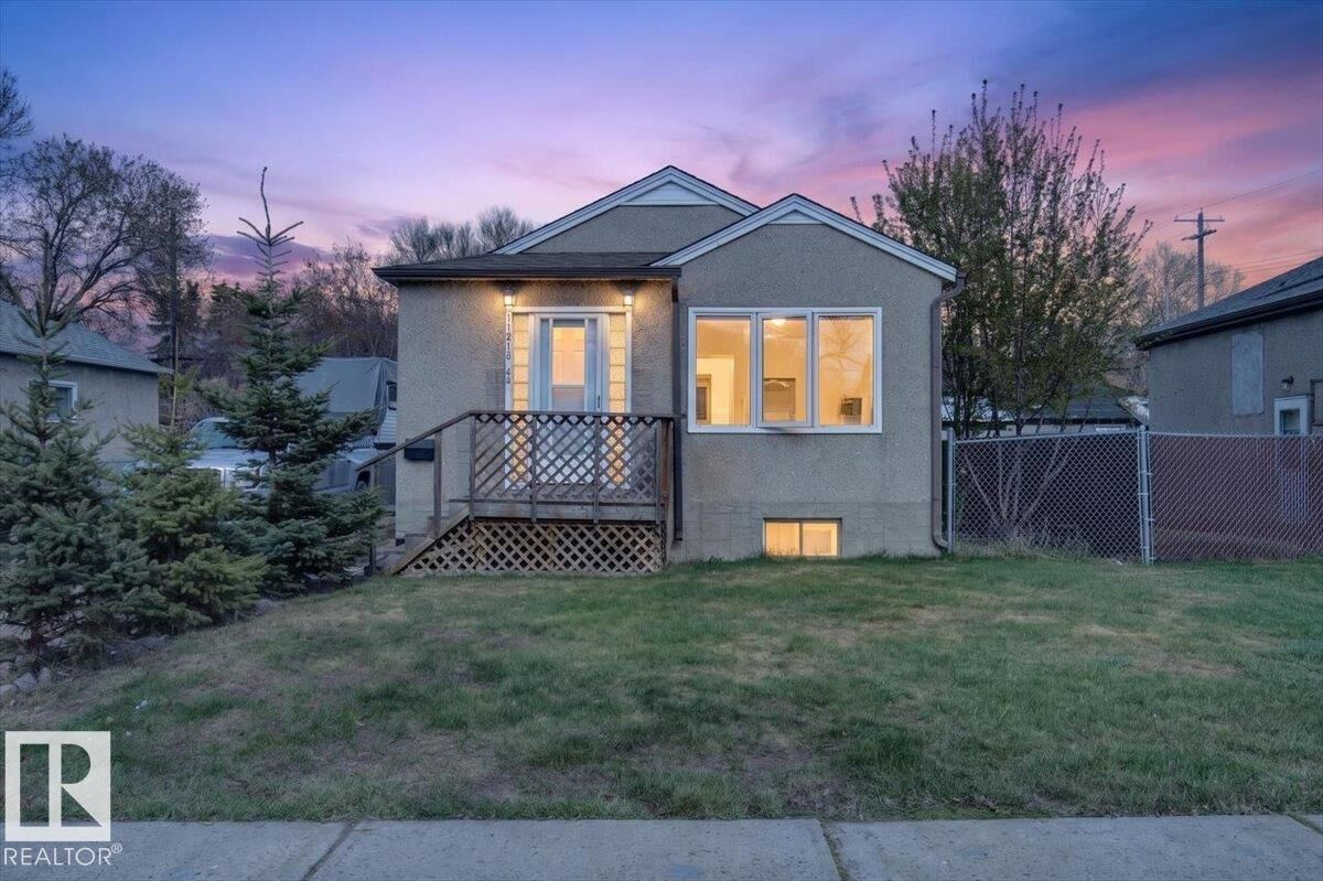 Property Photo:  11813 39 Street NW  AB T5W 2J4 