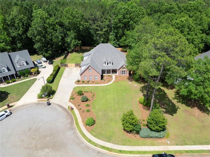 Property Photo: 102 Seven Pines Court GA 31069