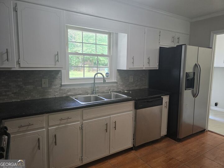 Property Photo: 5734 Lanny Lane GA 30058