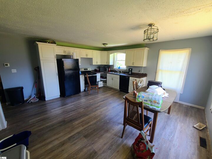 Property Photo: 31 McCaughrin Street SC 29669
