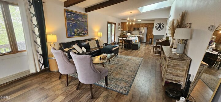 Property Photo:  404 9th Avenue NW  ND 58554 