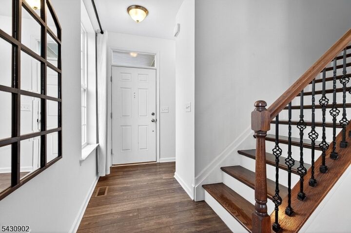 Property Photo:  4 Braeburn Dr  NJ 08558 