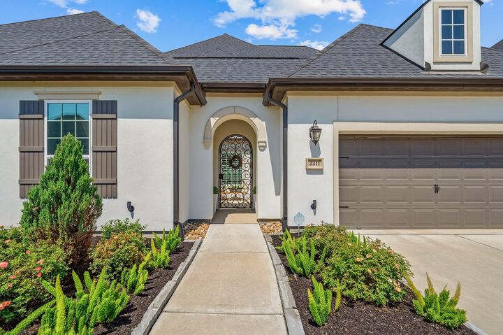 Property Photo:  2211 Myrtle Manor Lane  TX 77493 