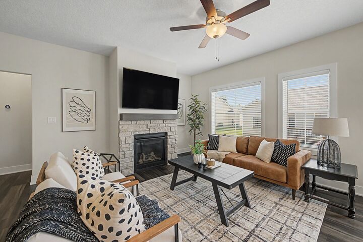 Property Photo: 2105 NE Grant Street IA 50021