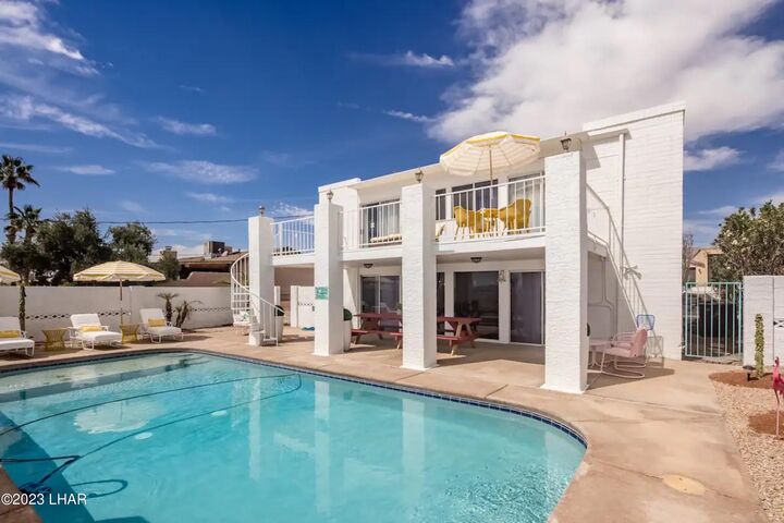 Property Photo: 2906 Castaway Dr AZ 86406