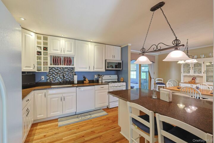 Property Photo:  11 Alden Court  NY 12524 