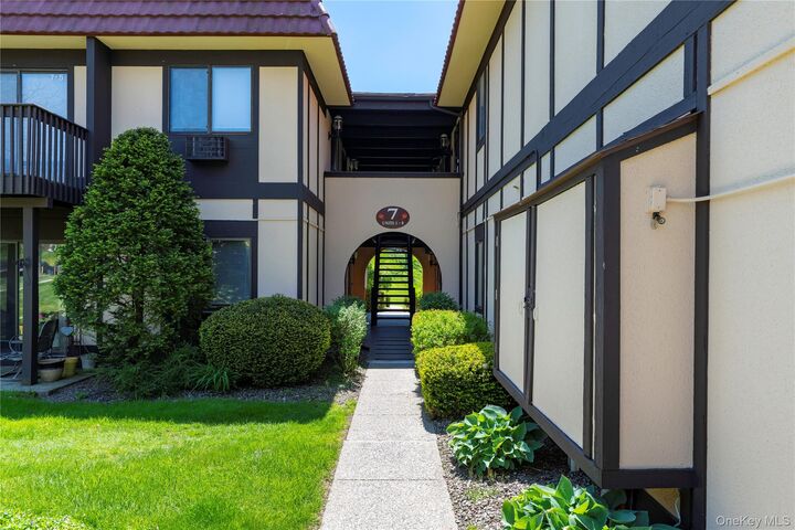 Property Photo: 7 Loudon Drive 8 NY 12524