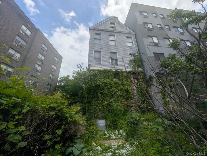 Property Photo: 168 W Kingsbridge Road NY 10463