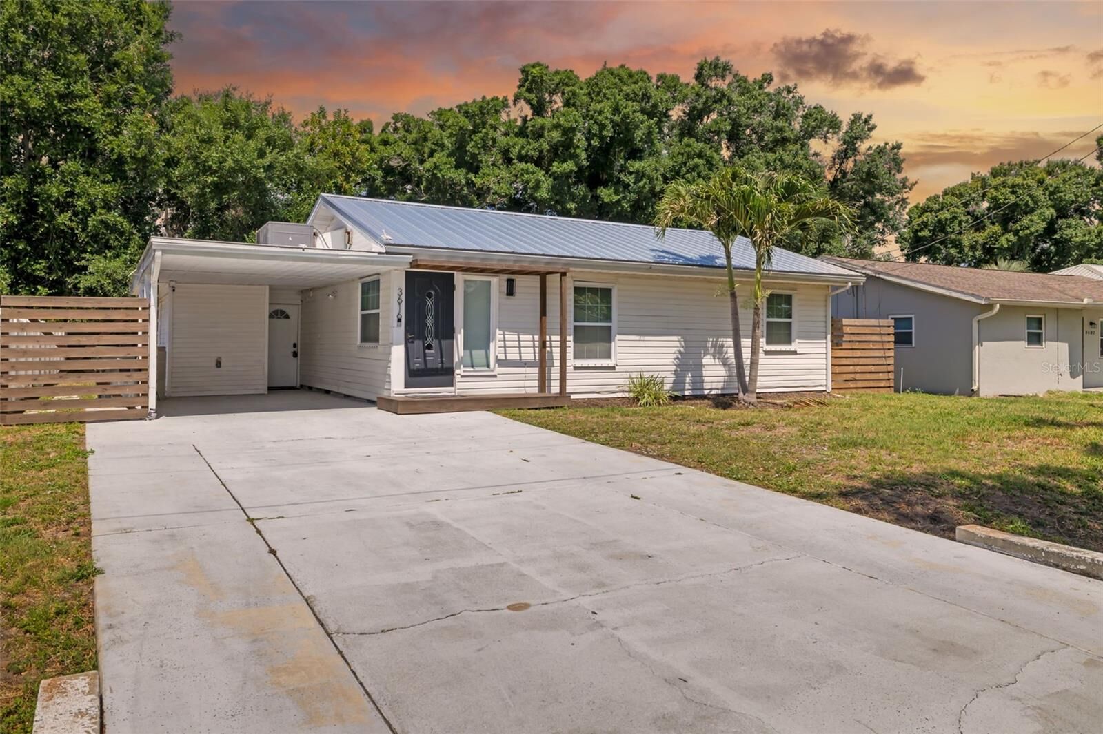 Property Photo:  3616 Stardust Place  FL 34232 