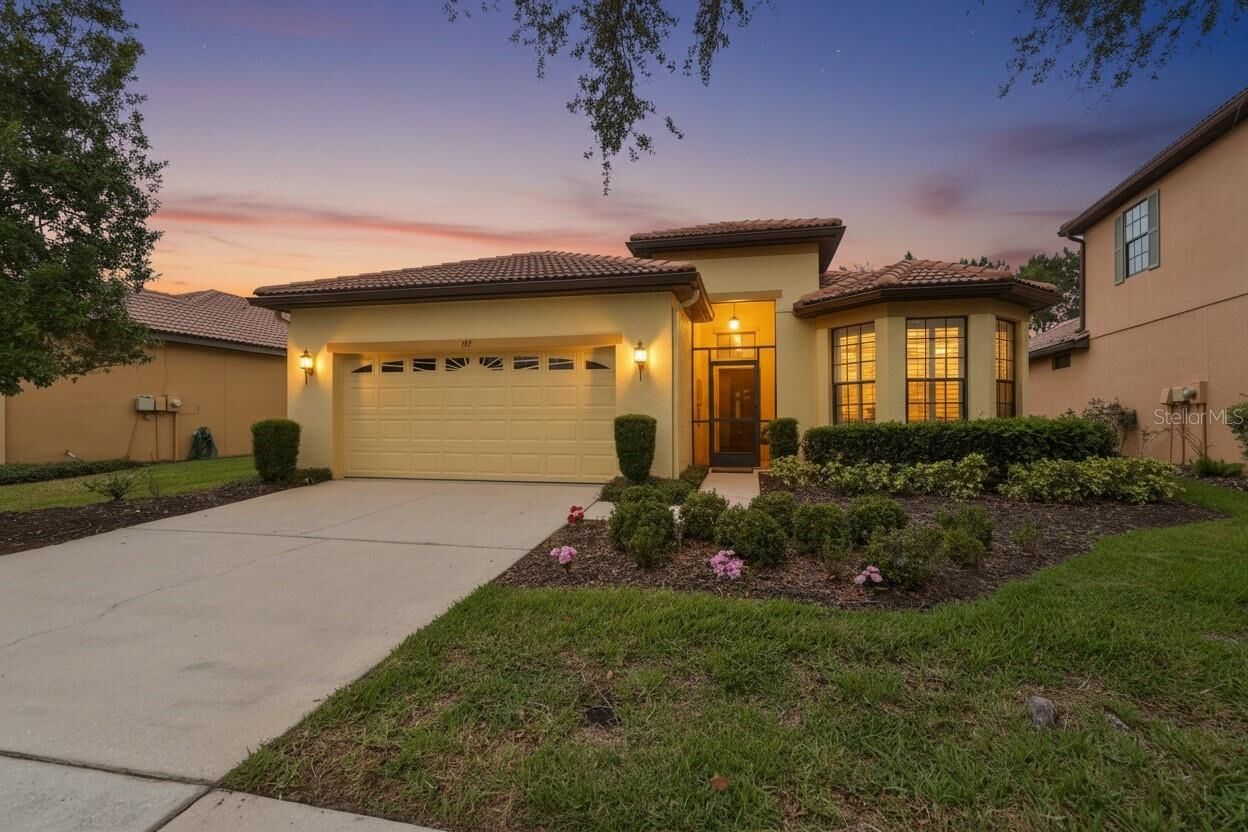 Property Photo:  147 Silver Falls Drive  FL 33572 
