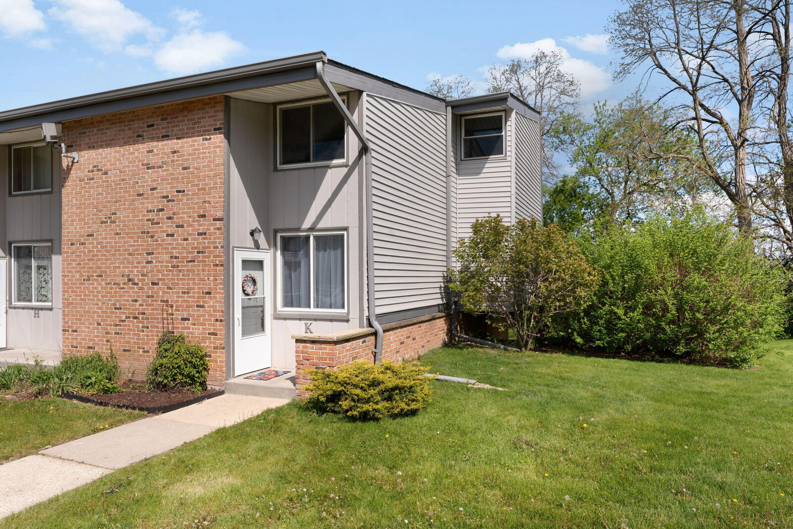 Property Photo:  1430 Big Bend Rd K  WI 53189 