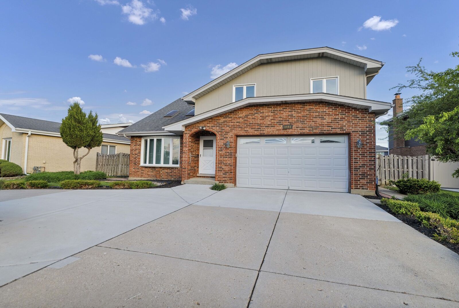 Property Photo:  