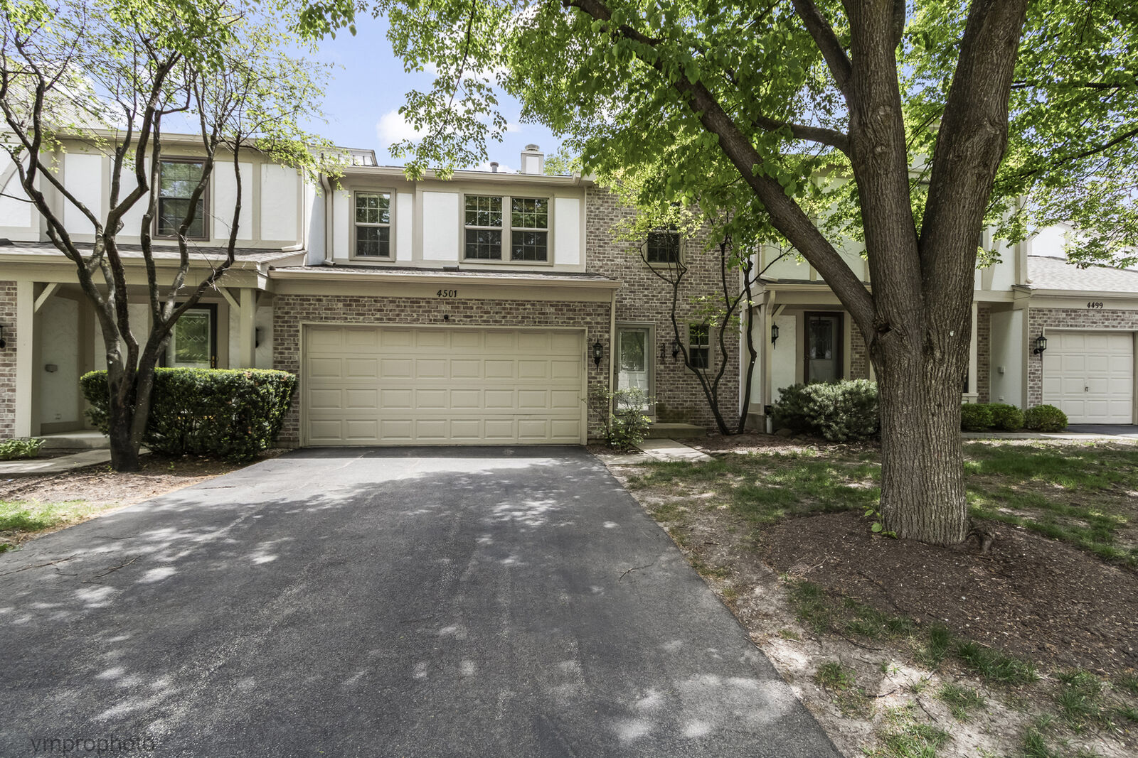 Property Photo:  4501 Opal Drive  IL 60192 