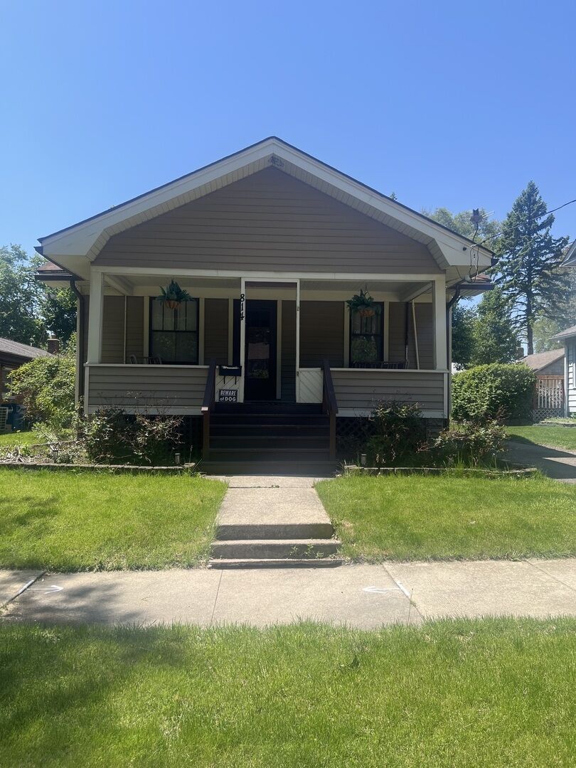 Property Photo: 814 Iowa Avenue IL 60506