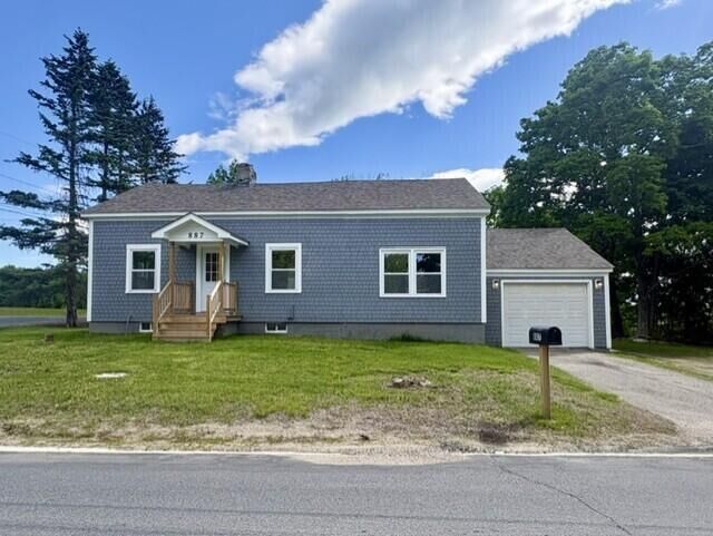 Property Photo: 887 Foxes Ridge Road ME 04001