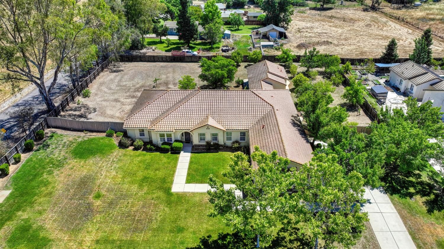 Property Photo: 8001 Stallion Way CA 95830