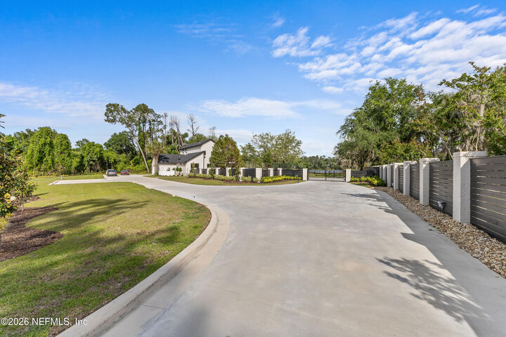 Property Photo:  300 NW Talquin Court  FL 32053 