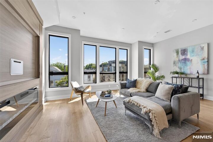 Property Photo:  172 Griffith Street 3  NJ 07307 
