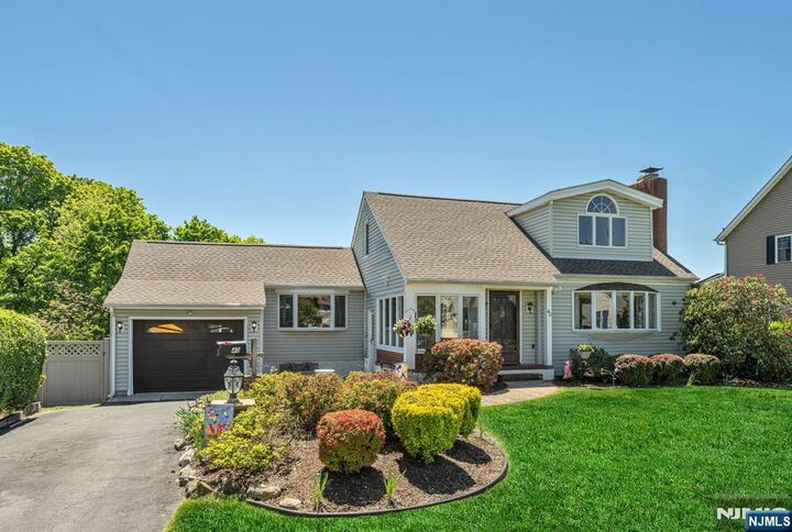 Property Photo:  40 Walray Avenue  NJ 07508 